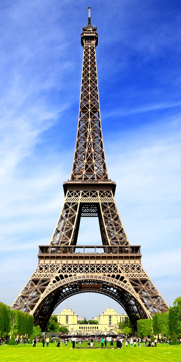 Khmo1111's tweet photo. برج إيفل يزداد طولاً في الصيف بمقدار يصل إلى 15 سنتيمتراً! 🗼
#صيف
#إجازة https://t.co/3e6k8MQerU
