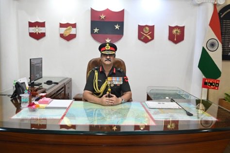 Def_PRO_Chennai's tweet photo. Lt Gen Rajesh Pushkar, AVSM, VSM assumed the appointment of General Officer Commanding-in-Chief of #SouthernCommand on 01 Jul’26. In a solemn ceremony, the Army Commander paid tribute to #Bravehearts at Southern Command War Memorial, Pune Military Stn &amp; reviewed Guard of Honour. https://t.co/tmVhi3nqV8