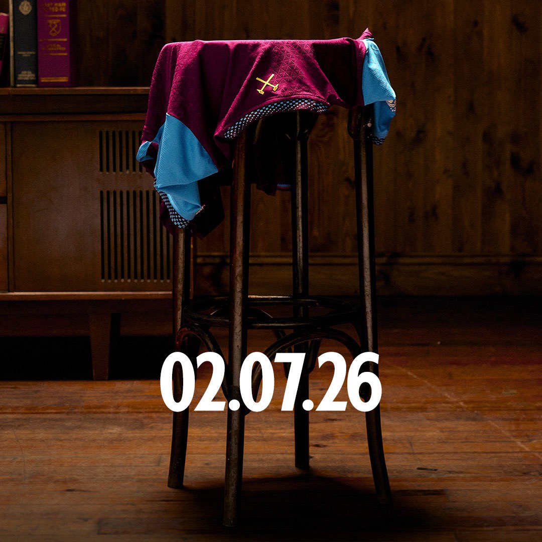 AllaboutWHU's tweet photo. Fix ini angkat piala fa cup sama balik lagi ke premier league !

We are back mothafacka!

#WHUFC #COYI https://t.co/DjTSOvG665