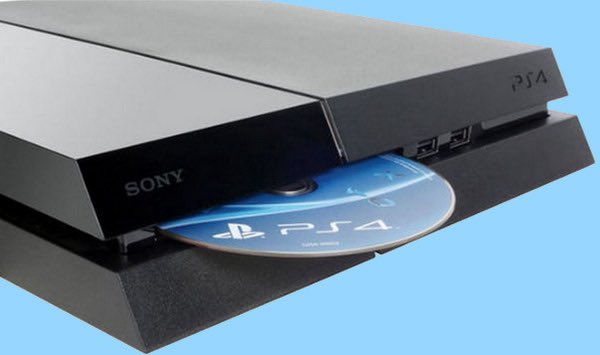 semonster66's tweet photo. 💀 PLAYSTATION APGA EL FORMATO FÍSICO: La producción de discos terminará en enero de 2028 para nuevos juegos que se lancen en consolas PlayStation.

Nos emplazan a la tienda digital.

Pues se acabó señores. Esto ha tocado fondo de una manera que no me vi venir tan pronto. https://t.co/yYqXPobGNn