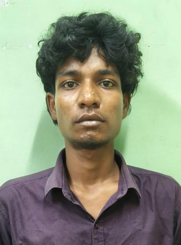 Crime_Selvaraj's tweet photo. A JEWELLERY SHOP STAFF LURED BY GRINDR-APP, ROBBED IN T NAGAR; THREE ARRESTED

Three youths were arrested for luring a 23-year-old jewellery shop employee through the Grindr app, threatening him and robbing him of his mobile phone and cash in T. Nagar. Police recovered the complainant’s mobile phone and seized another phone used in the crime.

Police said the complainant, Kendarnath, 23, a native of Karnataka, worked at a gold jewellery shop in T. Nagar and stayed in the company-provided dormitory. On June 28, he responded to an invitation received through the Grindr app and went to a location near the Kannammapettai burial ground on New Boag Road.

According to the police, three men confronted Kendarnath, threatened him and demanded money. When he told them he did not have cash, they forced him to transfer cash through an online money portal, snatched his high-end mobile phone and fled.

Based on Kendarnath’s complaint, the crime wing of the Mambalam police registered a case. A police team examined the scene and gathered evidence before tracing and arresting the three accused on Tuesday.
The arrested men were identified as Sivakumar, 19, of Gandhipuram, Kannammapettai, Gokul, 19, of South West Boag Road, T. Nagar, and Kamal, 19, of Gandhipuram, Kannammapettai.

Police recovered the complainant’s stolen mobile phone and seized another mobile phone used by the suspects during the offence. Investigation revealed that all three accused worked at mobile phone service shops in and around T. Nagar. Police also found that Sivakumar had four previous criminal cases registered against him, including three narcotics-related cases.
The three accused were produced before a magistrate court on Tuesday and remanded in judicial custody. 

#CrimeSelvaraj #CMJosephVijay‌ #CMVijay‌ @chennaipolice_  #TNagar #Businessman #GrindrApp #GrindrMobileApp #GrindrMobileApplication #Robbery #Chennai #ChennaiUpdates