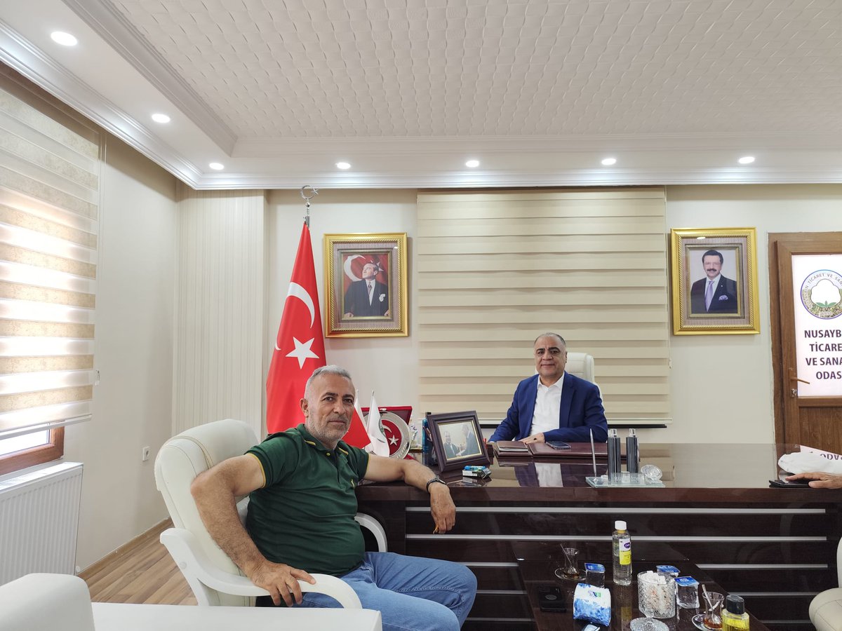 NusaybinTso's tweet photo. Değerli Üyemiz BSH Lojistik ve Selaltur Lojistik Sahibi ve Müdürü Sami ÜNÜŞDÜ Odamız Yönetim Kurulu Başkanı Mahsum OZMEN'i makamında ziyaret etti.Nazik ziyaretleri ve destekleri için kendilerine teşekkür ederiz.
@mahsumozmen 
@NusaybinTso https://t.co/aMQLVQuI9e