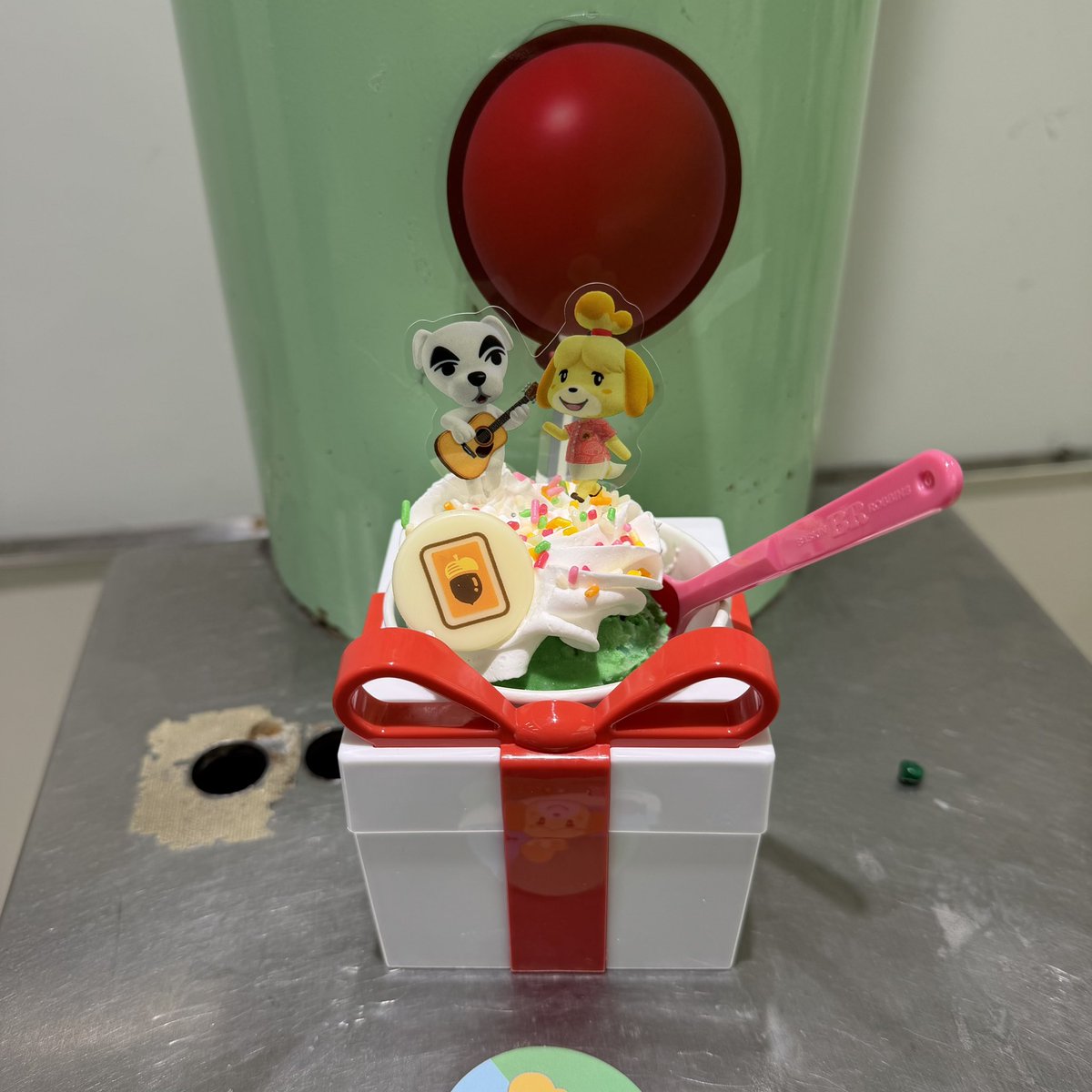 te_non's tweet photo. サーティワンアイスクリーム

プレゼントボックス シングルサンデー
どうぶつの森 夏の島ごちそうアイス

買えました🤩
アイスは、爽やかな味でええでんな😊 https://t.co/2XCHweVVFj