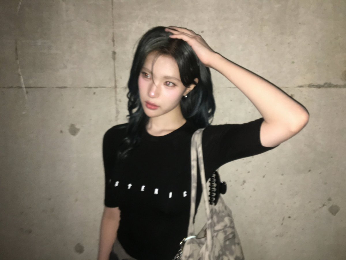 onlyooji's tweet photo. KIM JUUN WE COULVE LOST YOU TO WLWTOK https://t.co/Fw2YUgtRaj