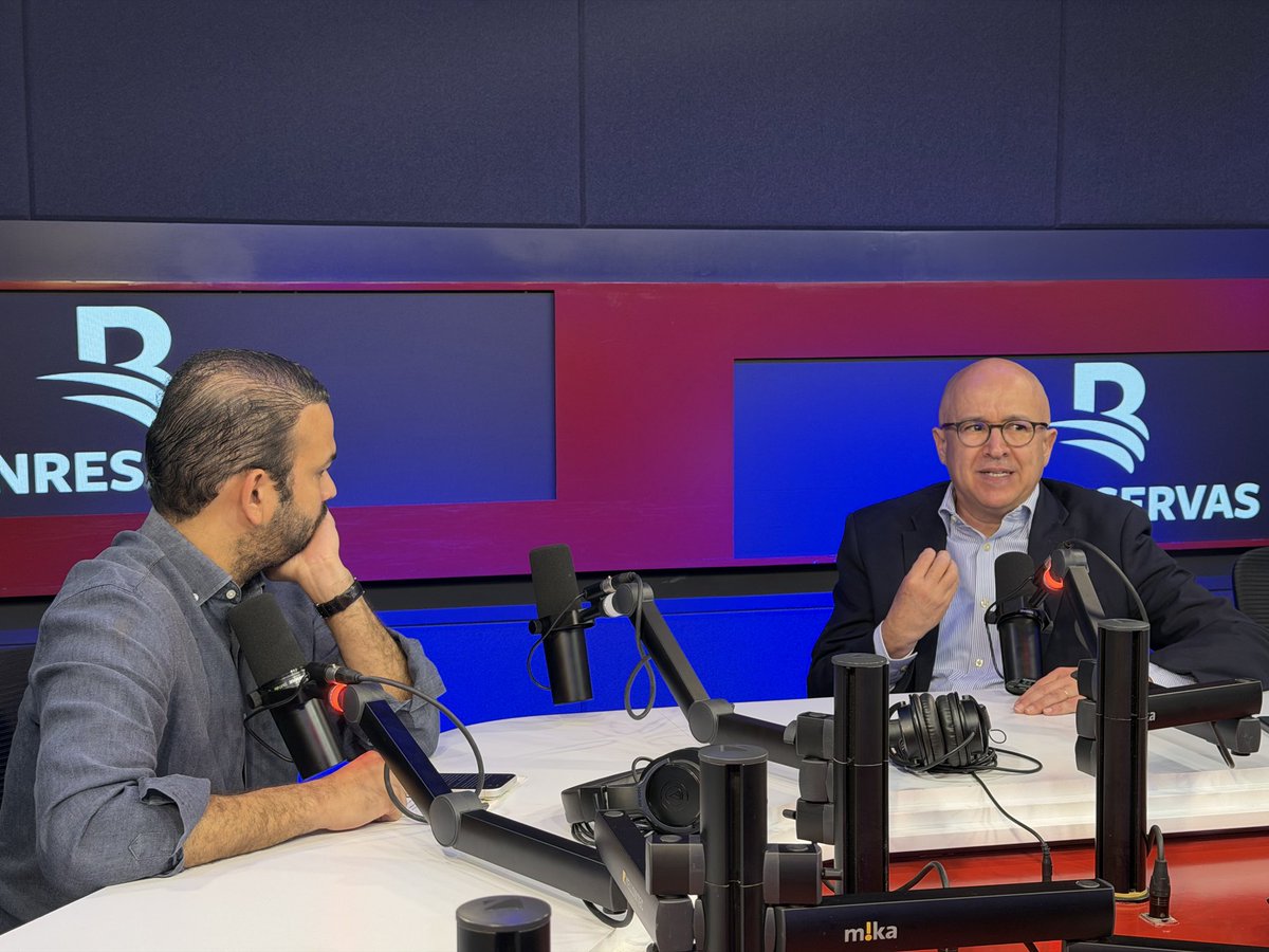 RamontolentinoT's tweet photo. EL DEBATE DEL SIGLO ENTRE @DominguezBrito y @ESaintHilaire 

TITULADO:

Debe el PLD abandonar la derecha y volver a la izquierda? https://t.co/GY1U53MsVp