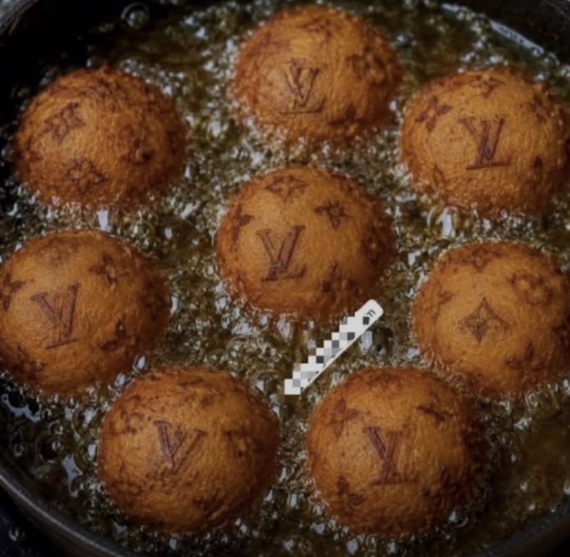 pointx__'s tweet photo. Louis Vuitton akara now available pls do well to patronize me https://t.co/K6yUdtmbdV