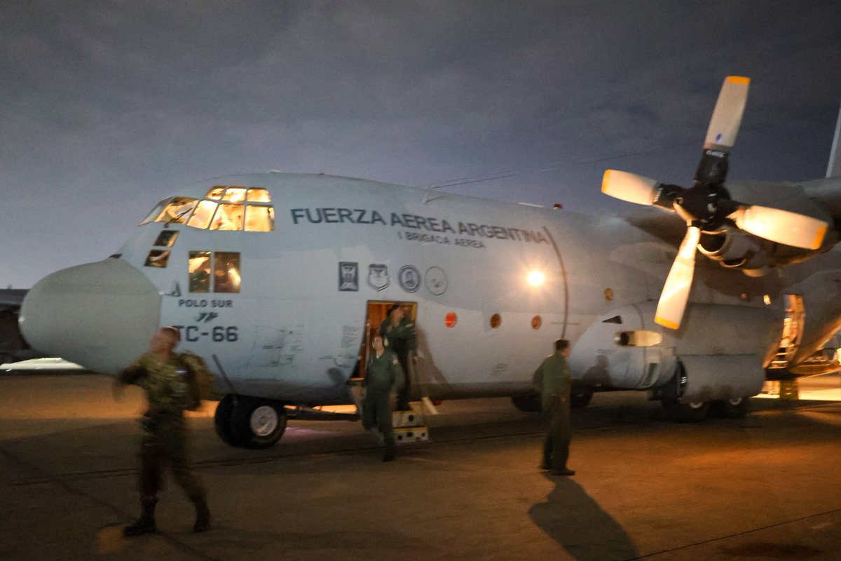Cancilleria_ve's tweet photo. 📰#Noticia | Toneladas de ayuda humanitaria de Argentina, México y Alemania llegan a La Guaira

Sigue llegando a la patria de Bolivar, ayuda solidaria de los pueblos del mundo para atender la emergencia humanitaria a raíz de doblete sísmico.

https://t.co/K8Mx79ygsK https://t.co/NKE6Ctscsp