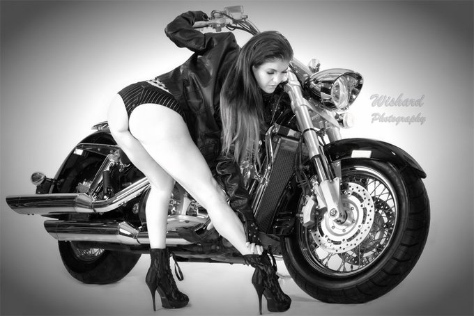 Coralyn Jewel - Wanna go for a ride? ##humpday 👇 https://t.co/lFur6WNPjp #MILF https://t.co/BNQVpPIZ3Y