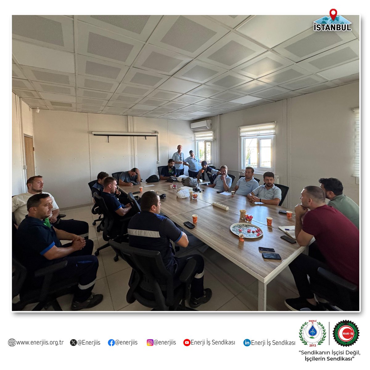 Enerjiis's tweet photo. Teşkilatımız tarafından Boğaziçi Elektrik Dağıtım A.Ş. Endeks Okuma ve Yeraltı Arıza Onarım Bakım birimlerinde görev yapan üyelerimizle toplantı gerçekleştirilmiştir. Toplantıda saha çalışmaları, iş süreçleri ve karşılaşılan durumlar ele alınmış, üyelerimizin görüş ve talepleri dinlenmiştir.

Katılım sağlayan değerli üyelerimize teşekkür eder, çalışmalarında başarılar dileriz.

@bedaskurumsal 

#enerjiişsendikası #sendikanınişçisideğil #işçilerinsendikası #sendikalçalışma #bedaş #istanbul