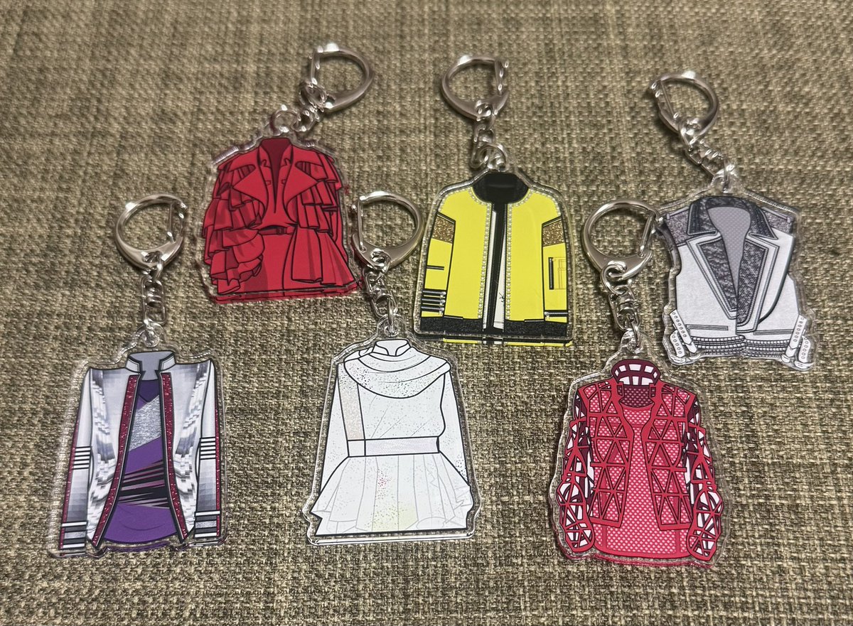 seclu7's tweet photo. コンプリート♡
実際に観たことある衣装がチートだけだから、チートだけゲット出来たらいいなと思ってたら、黄色引いてしまい…それならば玉個人のだけって思ったら、友達の誘惑に負けてミント引いちゃって…
玉関連全部集めなきゃになってしまい…
交換、譲って下さった方々ありがとうございました♡ https://t.co/KtR1t7ONpI