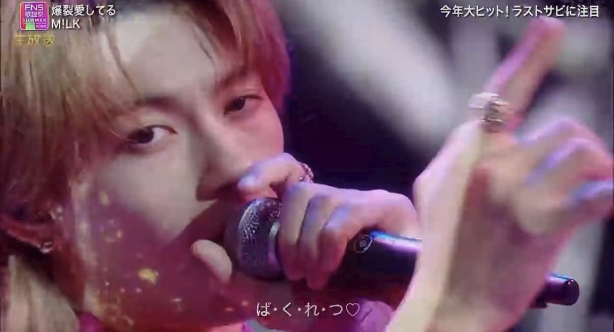 snkyunkyun30's tweet photo. 今日いつも以上に本気すぎてさ、なんかもう宇宙で一番かっこよくて大好きかも
本気で好きでも、これは仕方ないよね
 #麗しすぎて滅 #MILK #佐野勇斗 https://t.co/aWopFaEObN