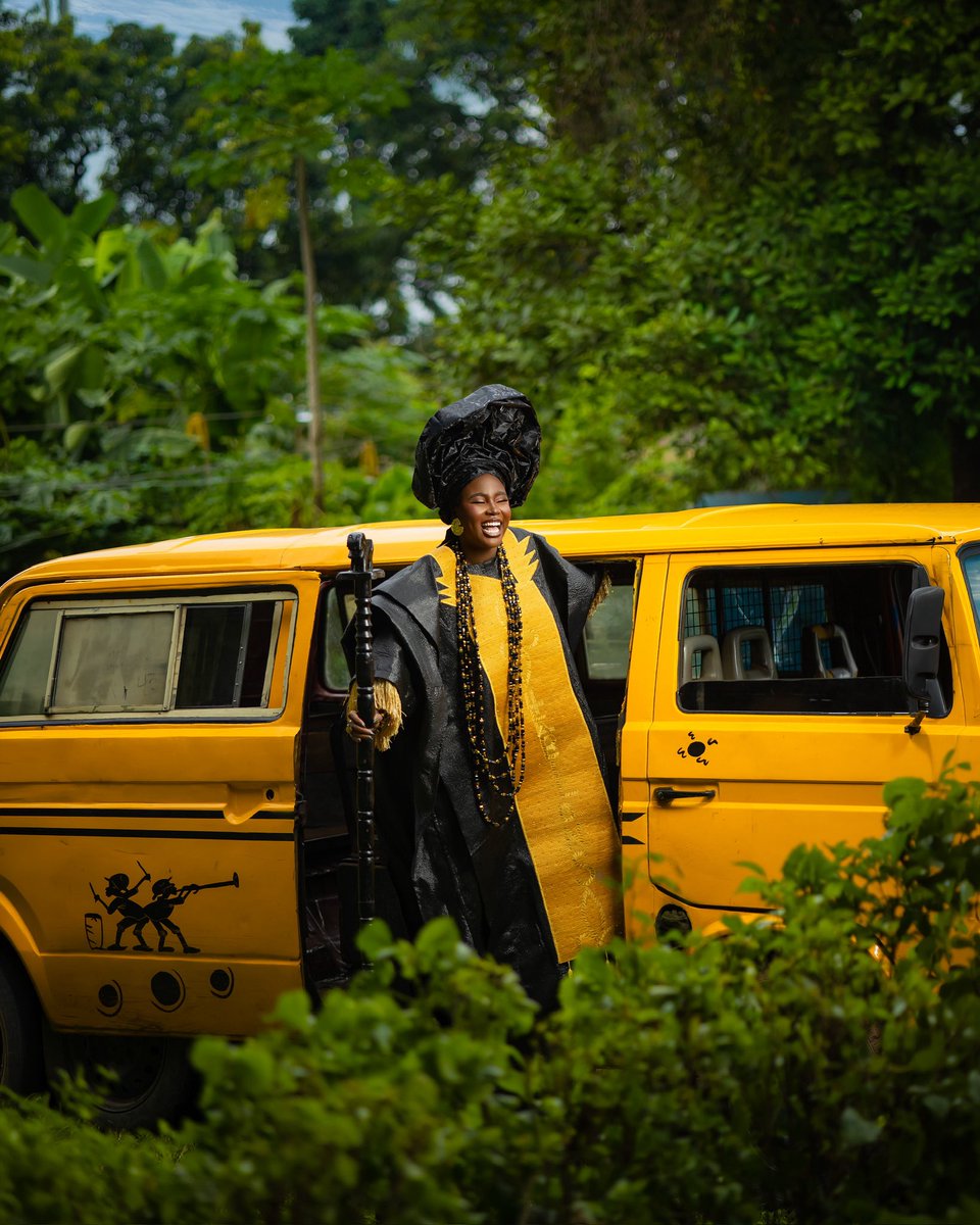 coffeeshotit's tweet photo. 4la billion ☕️🌹

Help pick a favorite 
I love 1st slide 

#today #lagos #gele #yoruba https://t.co/H33fBfrZBj