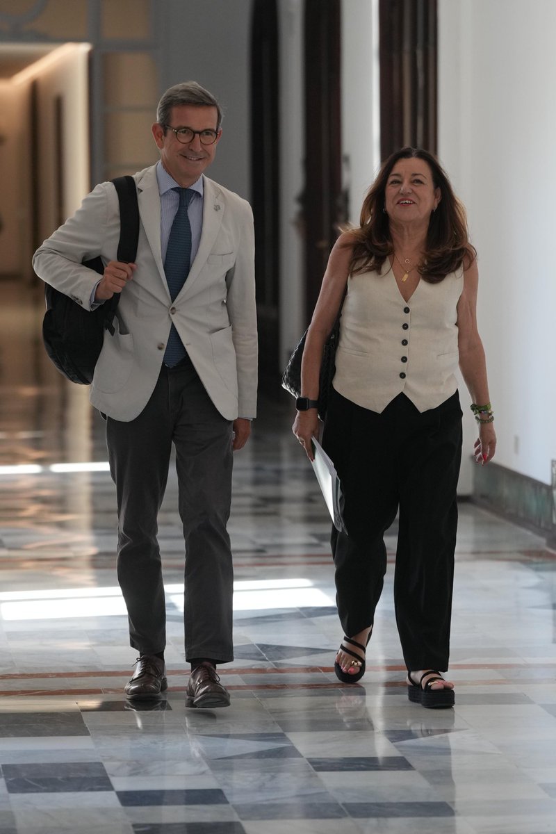 ParadelaJSr's tweet photo. Desde la Junta seguimos apoyando la rebaja de la factura energética de nuestra industria y empresas. Destinamos 10,2 M€ a través de @EnergiaAnd a respaldar proyectos de Alter Enersun, @Atlantic_Copper, @MoeveGlobal, Intermalta y EMASA que suman una inversión conjunta de 36,8 M€ https://t.co/zXobROyNlY