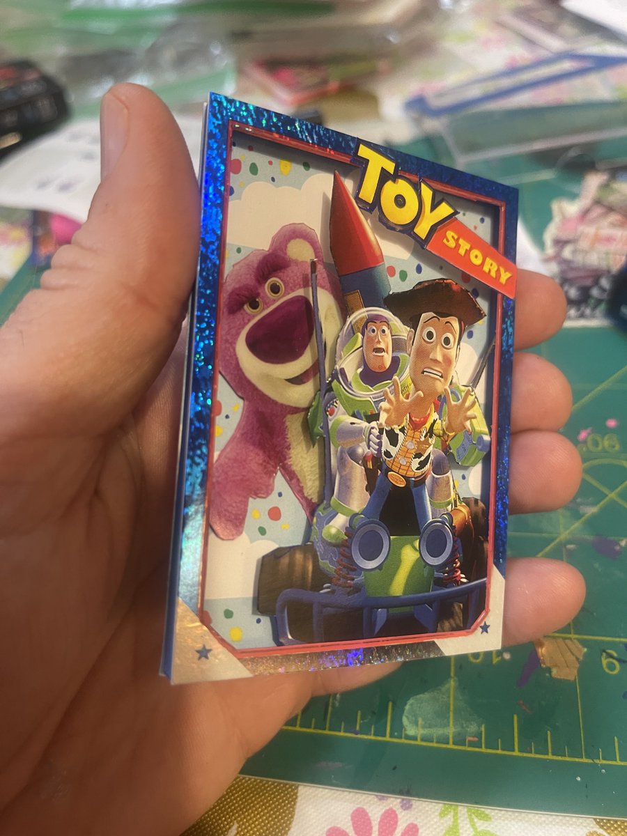 MrShakeCardArt's tweet photo. Here is a #ToyStory card I created a few weeks ago. With summer finally here, I am excited to have more time to create #CardArt. Thanks to my guy over at FreestyleN3D for the 3D printed stand and spacers! Check out his work, its incredible. https://t.co/W9fHKFiHUb #Disney https://t.co/5VYc49Wxk3
