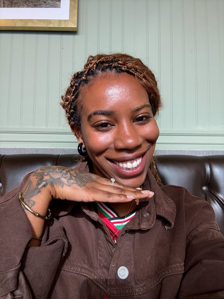 xDarlingNicky's tweet photo. Everybody keeps telling me I’m glowing 🥰 https://t.co/Yqb0e6HhOq
