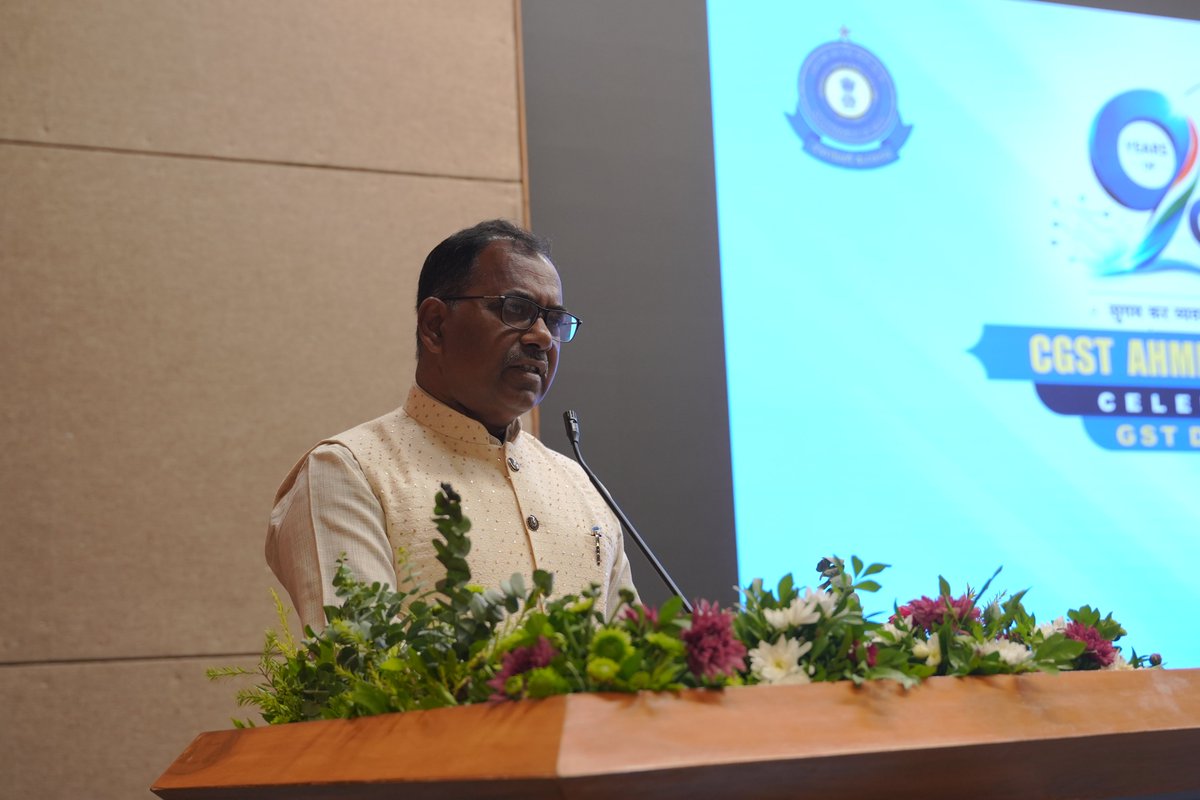 cgstahmedzone's tweet photo. CGSTAhdZone @Cbic द्वारा 9वेंGSTDay के अवसर पर GST के नौ सफलवर्षों काउत्सव मनायागया यहऐतिहासिक करसुधार भारतकी अप्रत्यक्षकर व्यवस्था को अधिकसुदृढ़ व एकीकृत बनानेकी दिशा मेंएक महत्वपूर्ण मीलका पत्थरहै इसअवसर पर पारदर्शी,दक्ष एवं करदाताअनुकूलकर प्रशासनके प्रतिअपनी प्रतिबद्धता दोहराई https://t.co/RupRXM10MB