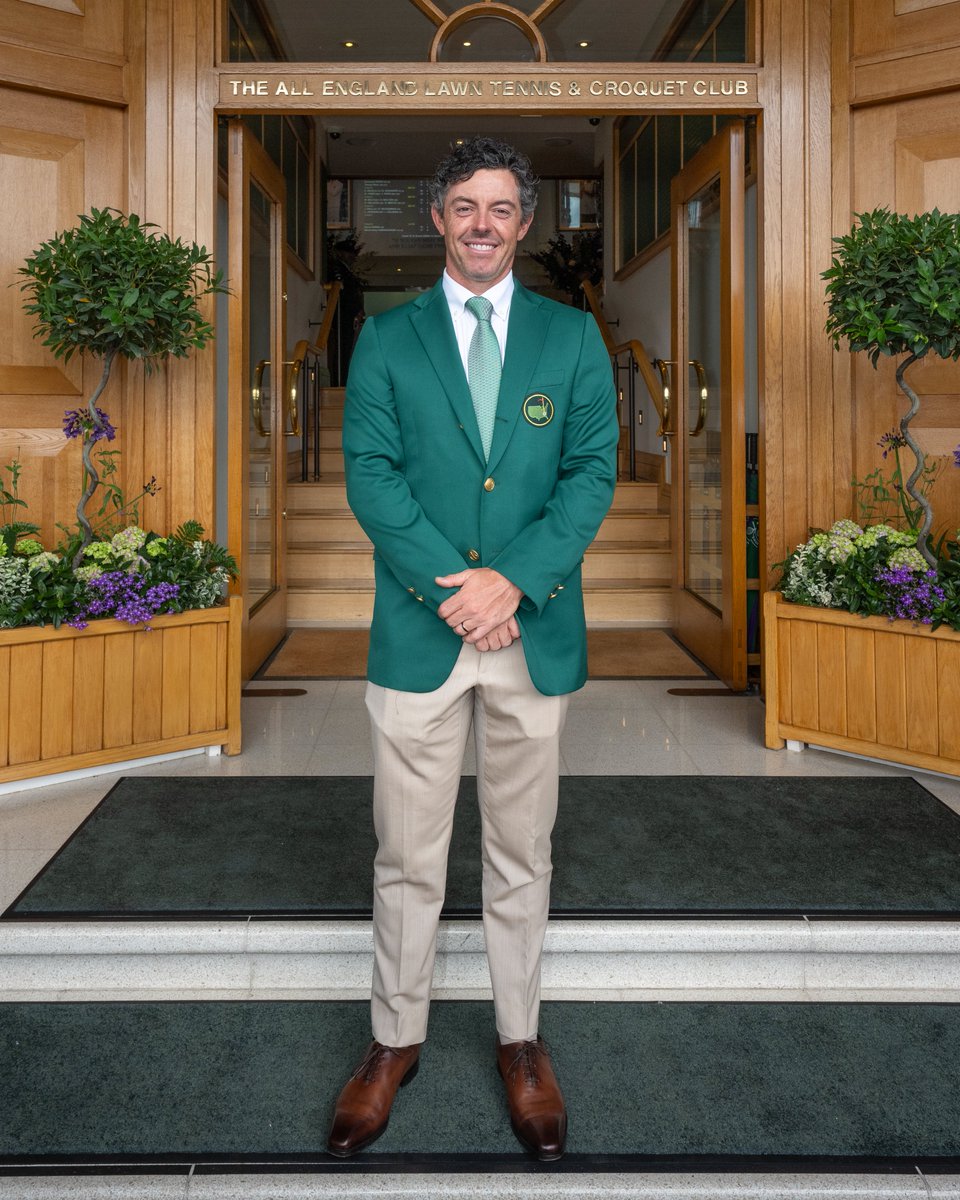 RyderCupEurope's tweet photo. Rory in the green jacket at Wimbledon 🤩 https://t.co/vpeuTnpSYG