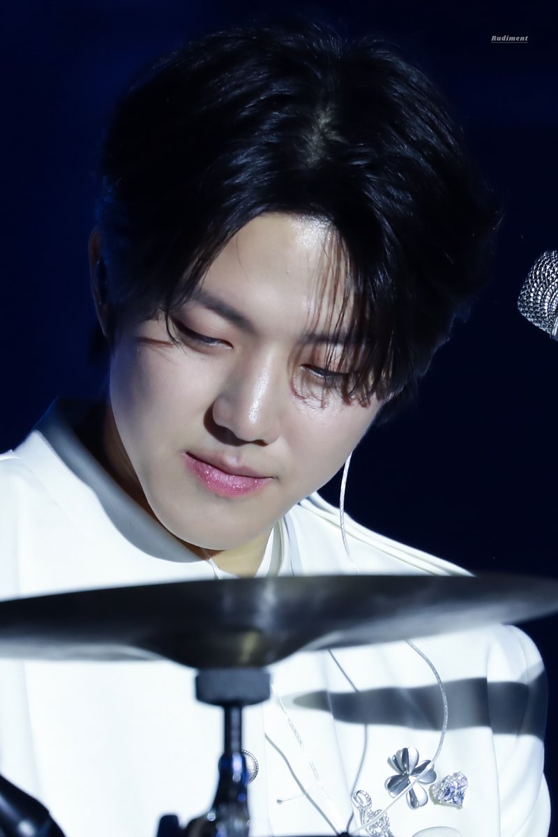 Rudiment_95's tweet photo. 260517 The DECADE in Busan [HQ]
#DAY6 #데이식스 #도운 #DOWOON https://t.co/MicLtG2f7H