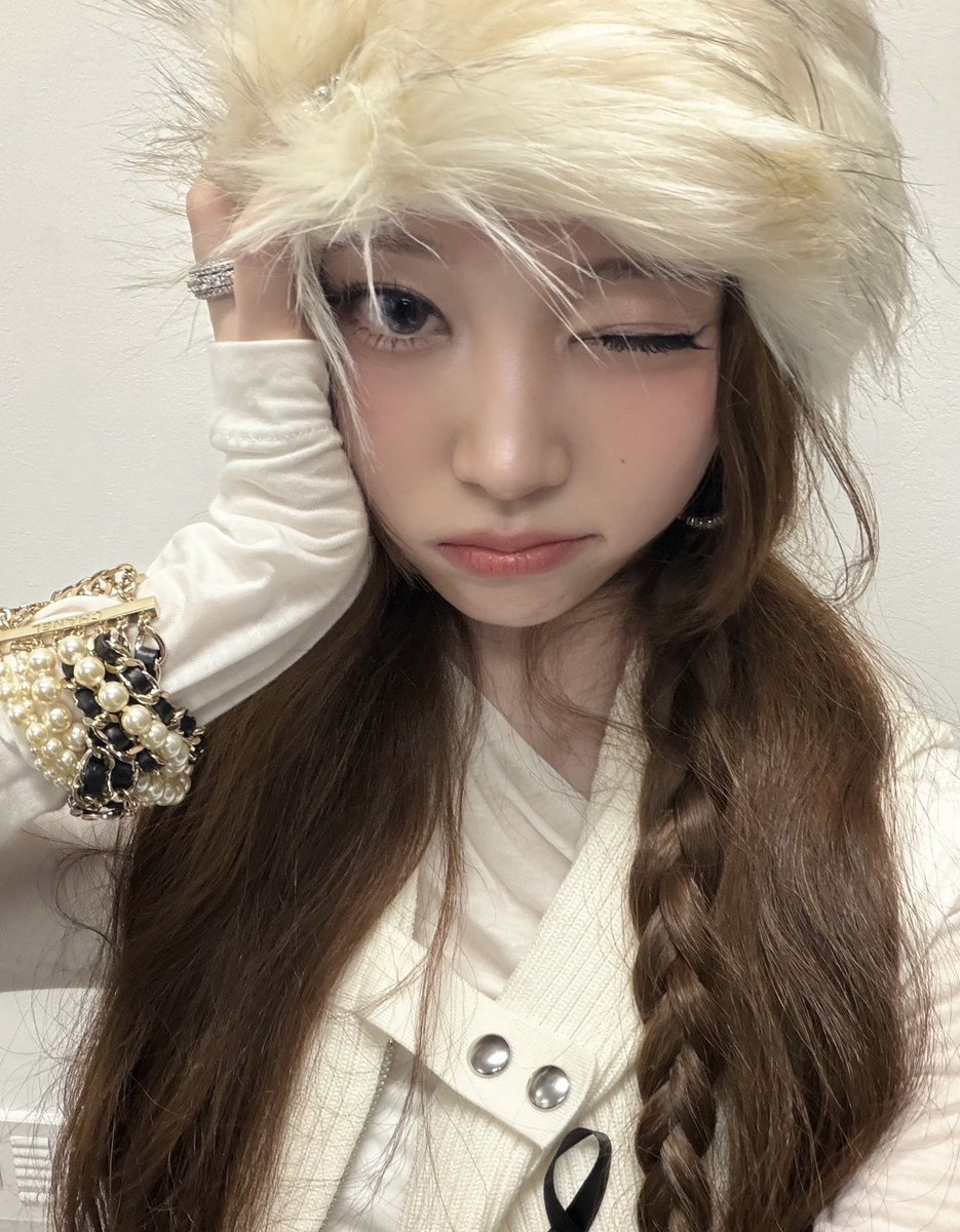 PomeloSeo's tweet photo. 260701 DAY OFF
#영서 #YOUNGSEO #ヨンソ https://t.co/KaPBOvj7Y5