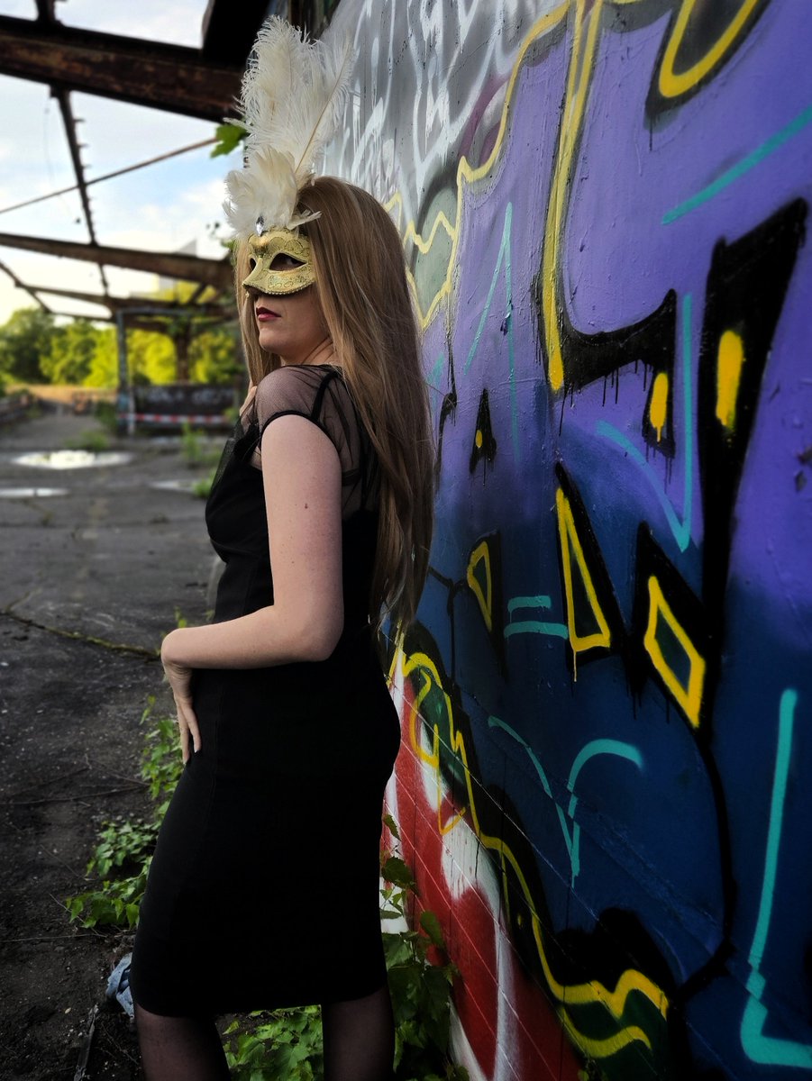Obey2Lilit's tweet photo. Subs: Would you say being involved in #Findom let more discipline? 
Only high #control and in person session can actually control- right? So do you actually obey or do you like to be told what to do but stay a „bad boy“? https://t.co/PDl5AmbfY7