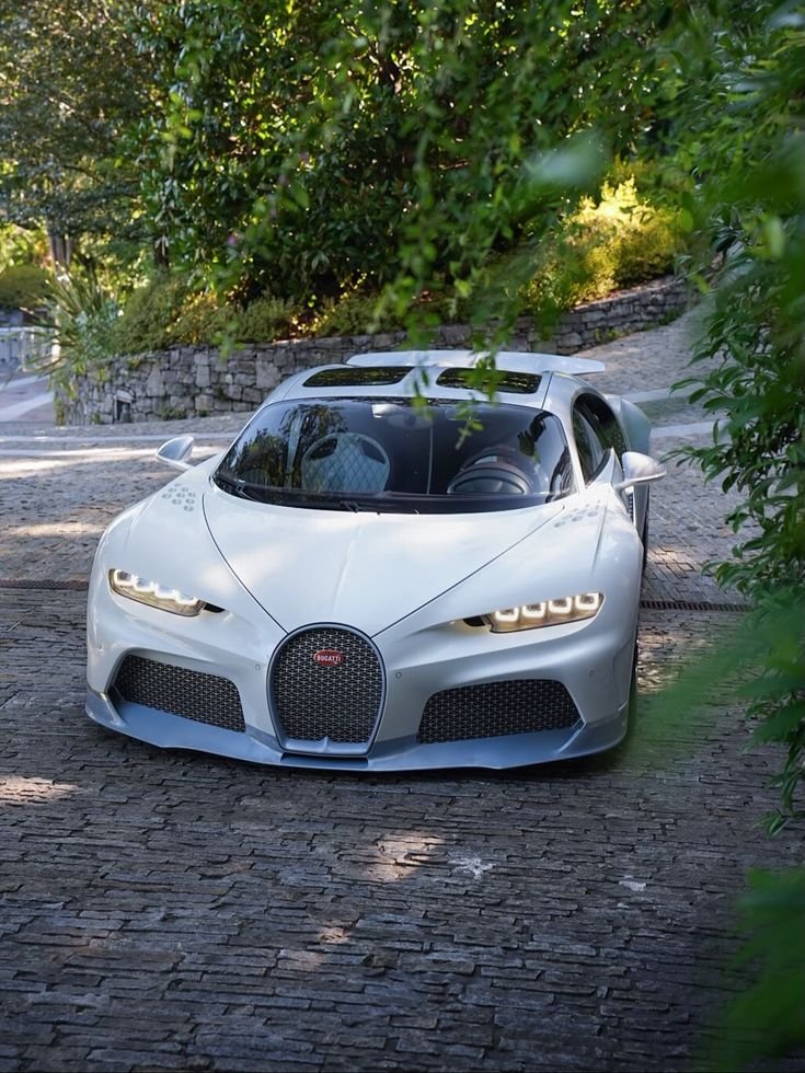 ooe_vi's tweet photo. Those extra fender vents aren't for show; they are breathing holes for a monster that reshapes your perception of speed. 🔥 https://t.co/0t7qBI1NTa