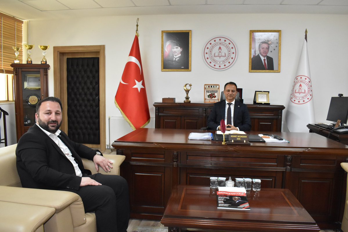 BurdurilMEM's tweet photo. 📌 TÜGVA Burdur İl Temsilcisi Sayın Abdülkadir Çiçek, İl Millî Eğitim Müdürümüz Sn. M. Necmeddin Dinç'i makamında ziyaret etti.
@tcmeb 
@Yusuf__Tekin 
@Burdurvalilik 
@necmidinc https://t.co/llfaGISmem