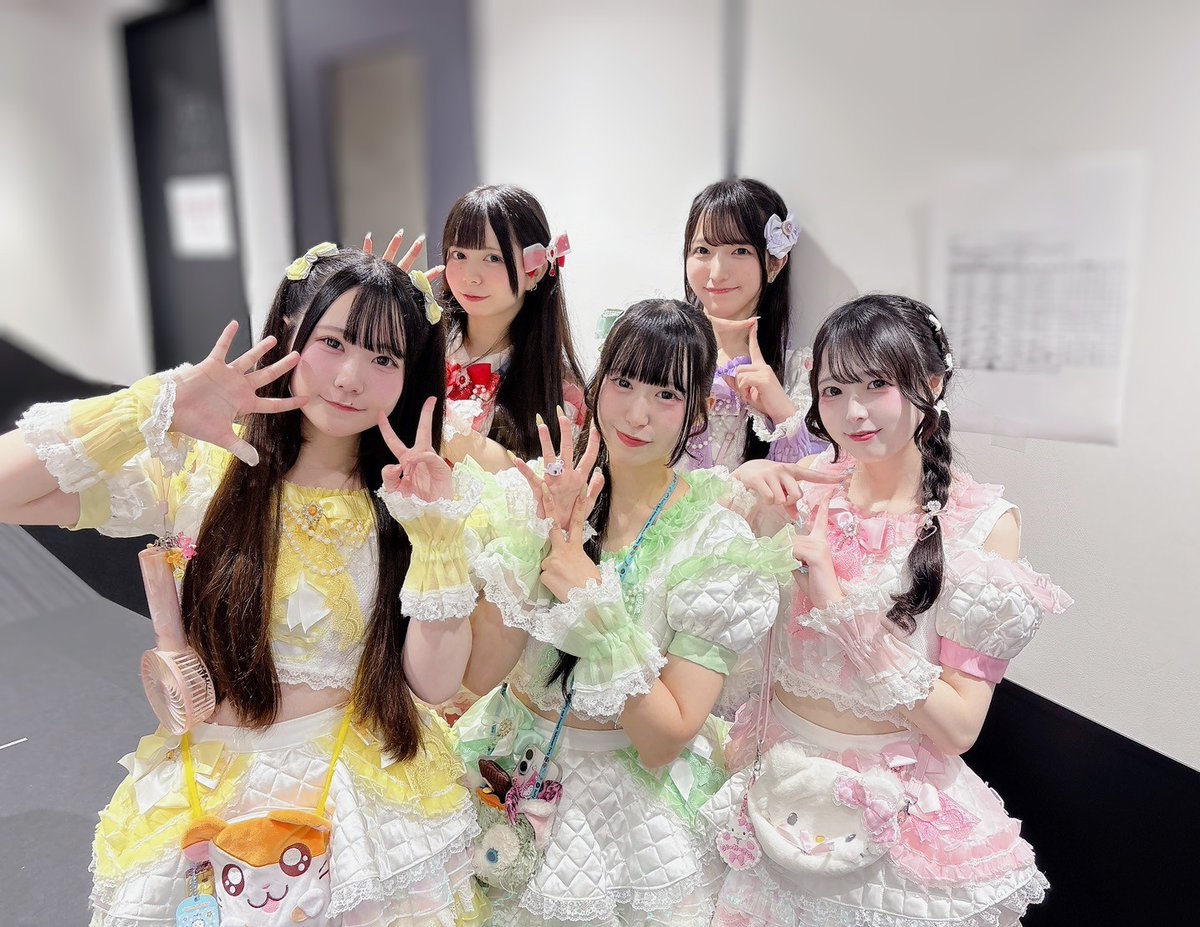 めろページです♡ めろでぃーぷれいす (@melopl_official) / Posts / X