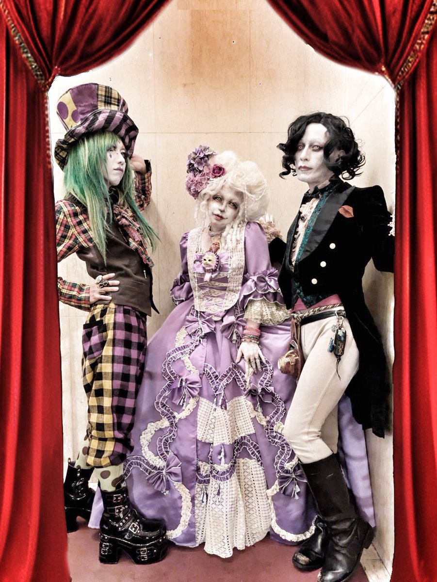 ToeCocotte's tweet photo. **Rose de Reficul et Guiggles、秋のアウトドア！**

森にサーカスがやってくる🎪
音と火と星が、朝まで踊る。

過ごしやすいキャンプ場で開催されるResident CircusにてDJ SiSeNとコラボ出演！

しせんくんとご一緒賜りRose de Reficul et Guigglesは、本祭となる10月17日深夜（18日）に出演いたします。

前夜祭、そして後夜祭まで続く三日間の祝祭。

夜のキャンプで、ご一緒しましょう。
ハッピーサバトタイムを！

関西・名古屋方面からも訪れやすいロケーションです。

非日常の森で、お待ちしております。

⚜️

─Resident Circus🎪
アットホームな空間から、さらなる非日常へ―。

ホームパーティとして愛されてきた Resident Circle が、
2026年秋、オフィシャルパーティー 『Resident Circus』 として堂々昇華！🎪✨

最高のエンターテインメントをまとい、
新たなステージへと生まれ変わる瞬間をどうぞお見逃しなく！🔥

16日の前夜祭、18日の後夜祭〜♾️ と合わせて
ロングランでPARTY FORESTの色濃い時間を満喫出来ます✨✨
是非、ご賛踊下さい🎶✨

【 Resident Circus 】

2026.10.17.(土) all night long

@ dj studio COSMOS
（おおぐて湖キャンプ場 PARTY FOREST 内）
https://t.co/l5AxX88uyE
前売券5,000yen(1st Early bird discount),
前売券6,000yen(2st Early bird discount),
当日券7,000yen
（前夜祭10/16. 後夜祭10/18. 入場無料,後夜祭以降1泊1人千円）

▶︎GUEST LIVE
・Doppelgenger
https://t.co/pflbQliVXU
・zooich
https://t.co/vXatJutypU

▷OPENING LIVE
・Mayumi & JIRO taiko session

▷本祭DJ
・OKAMISO（dj EMY＋30 ）
・MASATO（MaMiMo）
・ACID DUO a.k.a THE REBELS
・SiSeN feat. Rose de Reficul et Guiggles
・rik
・SHIHAL
・SHO
・SMS
・Motoya
・GO KITAHARA & TEC
・AYA REINBOW
・YOKOTE ACID
・OYASSAN
・Zoex(Hi-tech set)
・dj EMY

▷前夜祭DJ
・KOMI 
・Gackey
・Masayuki Seta
・Rick Shinmi

▷後夜祭DJ
・MOJAH
・NAGEE
・Zoex(Dark progressive set)
・Shunsou
・Kojiro

▷ART
sooon....

▷SHOP
・魔法食堂
・マルカサロン
・HAPPY HOKKAIDO KITCHEN

※出店者募集中!!
(出店料：スタッフ人数分のエントランスFee＋エントランスFeeを引いた売上の15%）
電気使用料：1泊分2500円(1200w)
⚪︎ポータブルバッテリー持ち込み可能。
×発電機持ち込み不可能。

▶︎お問合せ
春草 (おおぐて湖キャンプ場 080-7558-3772)

more info soon.....