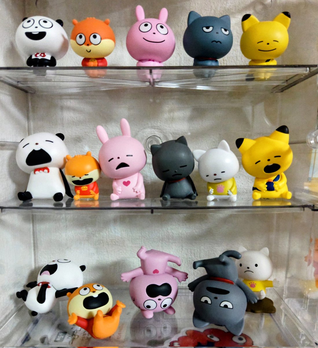 zc33s_konezumi's tweet photo. すってんころりんが揃ったから上から順番に並べていったら…
こんちゃんがドッキリを仕掛けたみたいになってしもた(笑) https://t.co/C2hinkhp9O