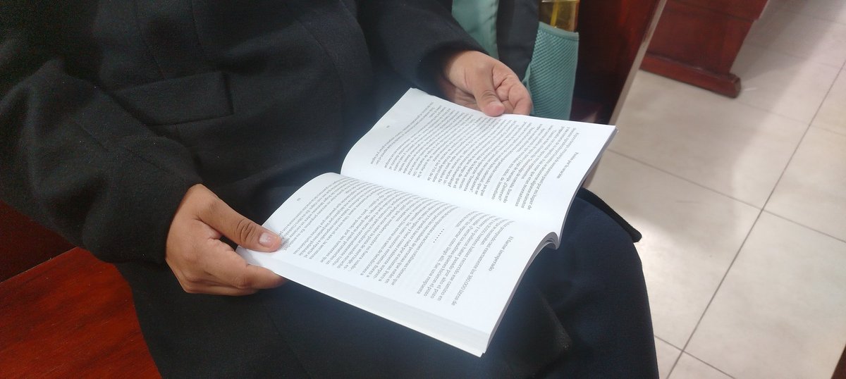 diegoguimac's tweet photo. 📚🙏 Seguimos con la lectura del libro del año, El poder de la oración.

Hoy contamos con la participación de una estudiante de 5º año A, recordándonos que la oración transforma vidas ✨

#ElPoderDeLaOración
#ColegioAdventistaSalvador https://t.co/DuBaTsLXkd