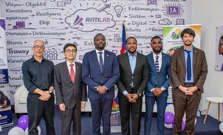 EsihOfficiel's tweet photo. L'ESIH a signé, le 29 juin 2026, un protocole d'accord avec le MCI, la Fondation Avenir et le CONATEL pour accompagner les porteurs de projets d'entreprises technologiques au sein du centre AyitiLab. 

#ESIH #AyitiLab #Innovation #Tech #Startup #Haïti https://t.co/I1EbUE20VX