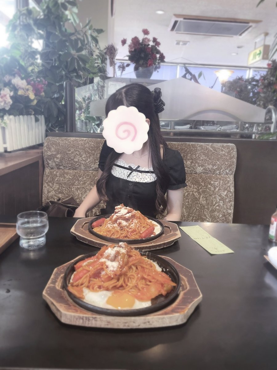 uniio21's tweet photo. 昔からあるレトロな喫茶店☕️✩.*˚ https://t.co/u7EBJnZPra