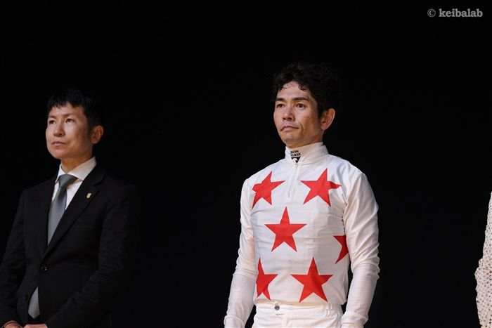 keibalab's tweet photo. 【どんな壁をも壊していく】
26年帝王賞1着
ミッキーファイト
Mikki Fight
(牡5、美浦・田中博康厩舎) 戸崎圭太騎手
父ドレフォン
母スペシャルグルーヴ
母父スペシャルウィーク
半兄ジュンライトボルト
近親エアグルーヴ、ドゥラメンテなど
#ミッキーファイト #戸崎圭太
https://t.co/aq56Rjbs8t https://t.co/C3GMZ7YGSH