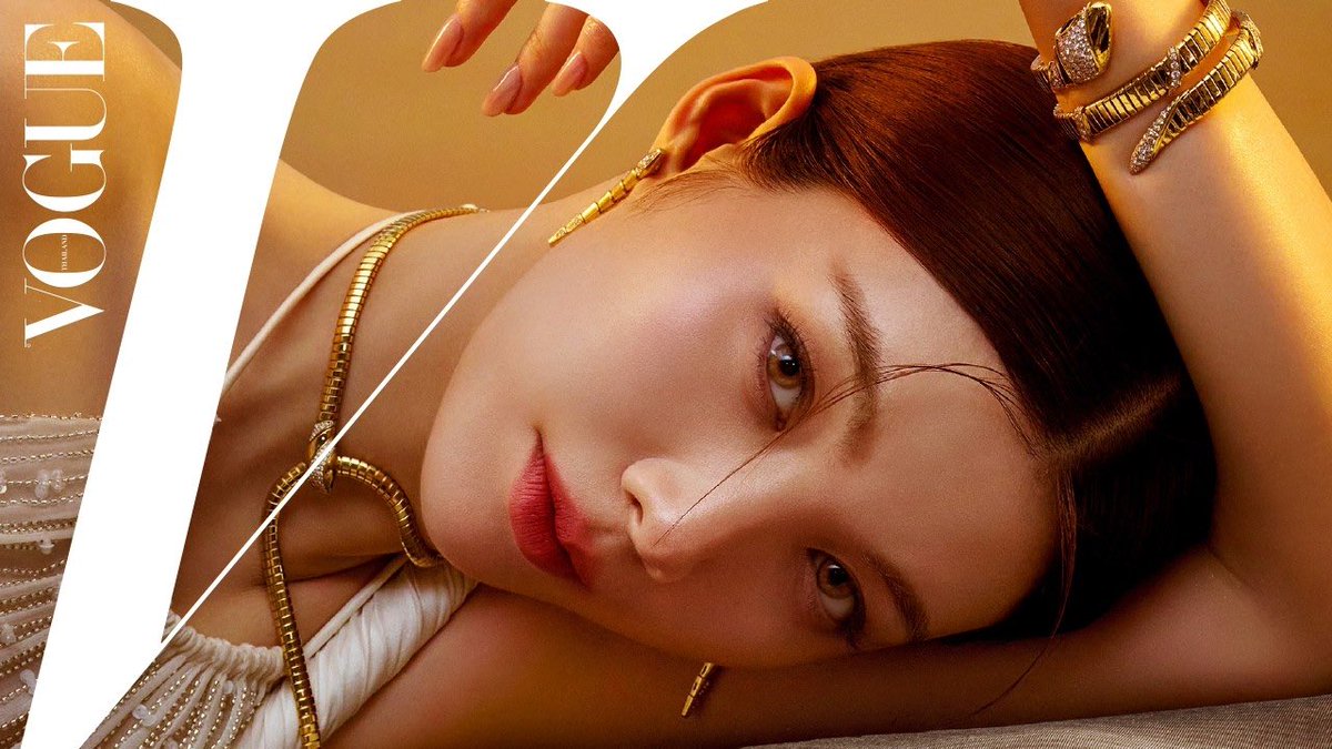 OrmKorn_HK's tweet photo. 𝐋𝐔𝐌𝐈𝐍𝐎𝐔𝐒 𝐋𝐀𝐃𝐘 

Meet Orm Kornnaphat Sethratanapong #VogueTHxOrm The most influential woman of the generation, this year Orm has come with a variety of roles including acting in a new series as well as being the Friend of the House of BVLGARI that vividly captures the spirit of modern women in the world of legendary jewellery 🐍💎✨ 

#VogueTHJuly2026 
#BVLGARI 
#Ormkornnaphat #ออมกรณ์นภัส
