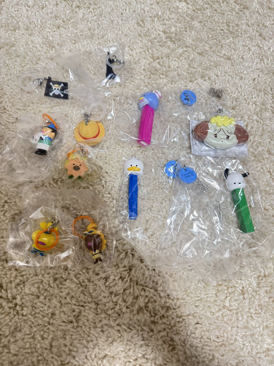 10M73's tweet photo. めじるしアクセサリー　交換

お譲り→画像のもの　サンリオ、mikko、おでんくん、ワンピース
求め→サンリオのポチャコ、ばつ丸くんのめじるし、チャーム、なんでもご提示ください🙌　ヨッシー赤、黄色

都内手渡しのみ https://t.co/HCCbvn7uxc