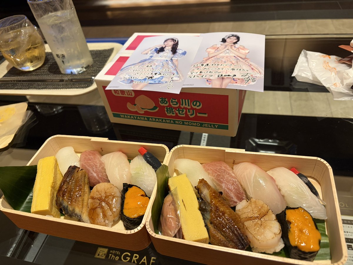 kochaxdiary's tweet photo. こんばんわ❣️

ついに今日から…
紅茶ちゃん、推し活復活です🥰✨

今回は大阪で、ほぼ初めての🚗💨を利用してきました❣️

綺麗なホテルで180分🏨✨
本当に楽しくて、あっという間の時間でした🥹💕

本当はもっと広くて豪華な部屋ではしゃぎたかったんだけど…

15時の時点でロイヤルスイートはまさかの完売😳💦

でも、それはそれで
「次回の楽しみが増えた❣️」
って思えるから良しですね😊✨

⸻

退店の話。

🍓ふるっぱーの話。

そして、摘発の話…。

6月はいろんな出来事があって、本当に濃い1か月でした。

だからこそ、こうしてまた笑顔で会うことができて、本当に嬉しかった🥹💕

実はもっとイタズラも考えてたんだけど…
それはまた次回のお楽しみ🤭💕

また推させてもらえることに、感謝の気持ちでいっぱいです❣️

本当にありがとう🥰

これからもよろしくね✨

大好き😘

あと、おにちゃ2人とも大吉だったのすごない？笑