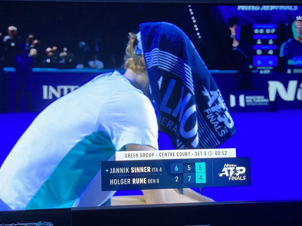 eleonora_aloise's tweet photo. Foto di rito. Forza Jan alè alè 🔥
#sinner #janniksinner #tennis #wimbledon https://t.co/32gI42LbBw