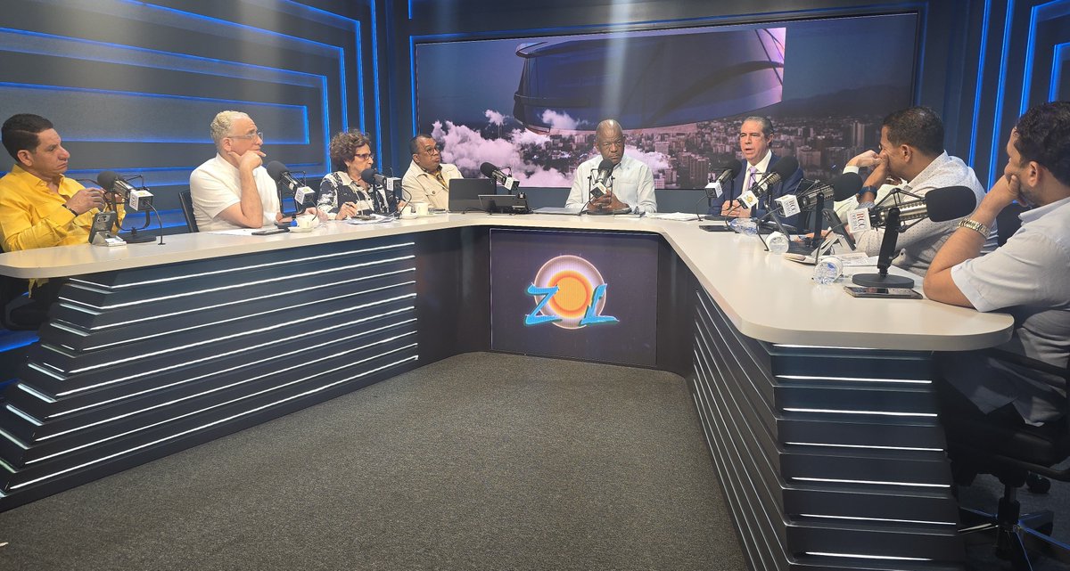 marizan_rafael's tweet photo. 🎙️AHORA| ¡En vivo!
Francisco Javier García participa en una entrevista por Sol FM, de RC Media, compartiendo su visión y propuestas de cara al futuro.
📺 Conéctate en vivo a YouTube
https://t.co/eOUUsjC3JA…
¡Rumbo al 2028! 🇩🇴
#FranciscoJavier #FJ2028 #RCMedia #SolFM https://t.co/O9675A427E