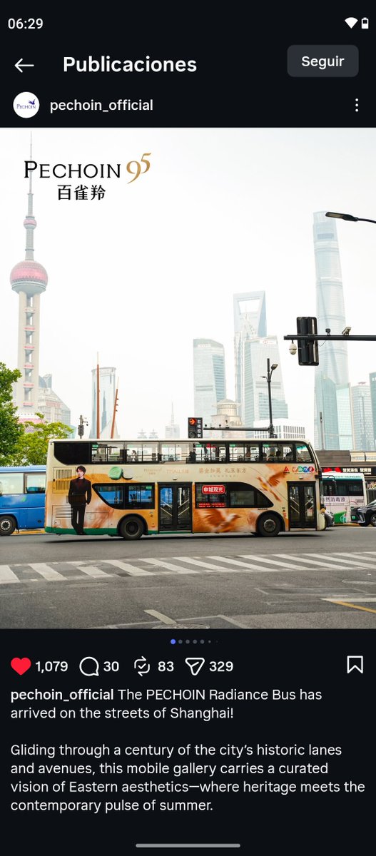 WYBDOH's tweet photo. #PECHOIN continúa llevando la campaña de #WangYibo a las calles de Shanghái con una experiencia inmersiva sobre ruedas.
«𝘌𝘭 𝘙𝘢𝘥𝘪𝘢𝘯𝘤𝘦 𝘉𝘶𝘴 𝘥𝘦 𝘗𝘌𝘊𝘏𝘖𝘐𝘕 𝘩𝘢 𝘭𝘭𝘦𝘨𝘢𝘥𝘰 𝘢 𝘭𝘢𝘴 𝘤𝘢𝘭𝘭𝘦𝘴 𝘥𝘦 𝘚𝘩𝘢𝘯𝘨𝘩𝘢́𝘪.
𝘙𝘦𝘤𝘰𝘳𝘳𝘪𝘦𝘯𝘥𝘰 𝘭𝘢𝘴 𝘩𝘪𝘴𝘵𝘰́𝘳𝘪𝘤𝘢𝘴 𝘤𝘢𝘭𝘭𝘦𝘴 𝘺 𝘢𝘷𝘦𝘯𝘪𝘥𝘢𝘴 𝘥𝘦 𝘭𝘢 𝘤𝘪𝘶𝘥𝘢𝘥, 𝘦𝘴𝘵𝘢 𝘨𝘢𝘭𝘦𝘳𝘪́𝘢 𝘮𝘰́𝘷𝘪𝘭 𝘵𝘳𝘢𝘯𝘴𝘱𝘰𝘳𝘵𝘢 𝘶𝘯𝘢 𝘷𝘪𝘴𝘪𝘰́𝘯 𝘤𝘶𝘪𝘥𝘢𝘥𝘰𝘴𝘢𝘮𝘦𝘯𝘵𝘦 𝘤𝘶𝘳𝘢𝘥𝘢 𝘥𝘦 𝘭𝘢 𝘦𝘴𝘵𝘦́𝘵𝘪𝘤𝘢 𝘰𝘳𝘪𝘦𝘯𝘵𝘢𝘭, 𝘥𝘰𝘯𝘥𝘦 𝘭𝘢 𝘵𝘳𝘢𝘥𝘪𝘤𝘪𝘰́𝘯 𝘴𝘦 𝘦𝘯𝘤𝘶𝘦𝘯𝘵𝘳𝘢 𝘤𝘰𝘯 𝘦𝘭 𝘳𝘪𝘵𝘮𝘰 𝘤𝘰𝘯𝘵𝘦𝘮𝘱𝘰𝘳𝘢́𝘯𝘦𝘰 𝘥𝘦𝘭 𝘷𝘦𝘳𝘢𝘯𝘰.
𝘜𝘯𝘢 𝘦𝘹𝘱𝘦𝘳𝘪𝘦𝘯𝘤𝘪𝘢 𝘥𝘦 𝘵𝘦𝘮𝘱𝘰𝘳𝘢𝘥𝘢 𝘥𝘪𝘴𝘦ñ𝘢𝘥𝘢 𝘱𝘢𝘳𝘢 𝘪𝘯𝘴𝘱𝘪𝘳𝘢𝘳. 𝘜𝘯 𝘪𝘤𝘰𝘯𝘰 𝘮𝘰́𝘷𝘪𝘭 𝘥𝘦 𝘭𝘢 𝘴𝘰𝘧𝘪𝘴𝘵𝘪𝘤𝘢𝘤𝘪𝘰́𝘯 𝘮𝘰𝘥𝘦𝘳𝘯𝘢, 𝘦𝘯 𝘢𝘳𝘮𝘰𝘯𝘪́𝘢 𝘤𝘰𝘯 𝘦𝘭 𝘪𝘯𝘵𝘦𝘮𝘱𝘰𝘳𝘢𝘭 𝘱𝘢𝘪𝘴𝘢𝘫𝘦 𝘶𝘳𝘣𝘢𝘯𝘰 𝘥𝘦 𝘚𝘩𝘢𝘯𝘨𝘩𝘢́𝘪.»
Fuente IG: https://t.co/OKQuBzFkAb
#WangYiboXPechoin
