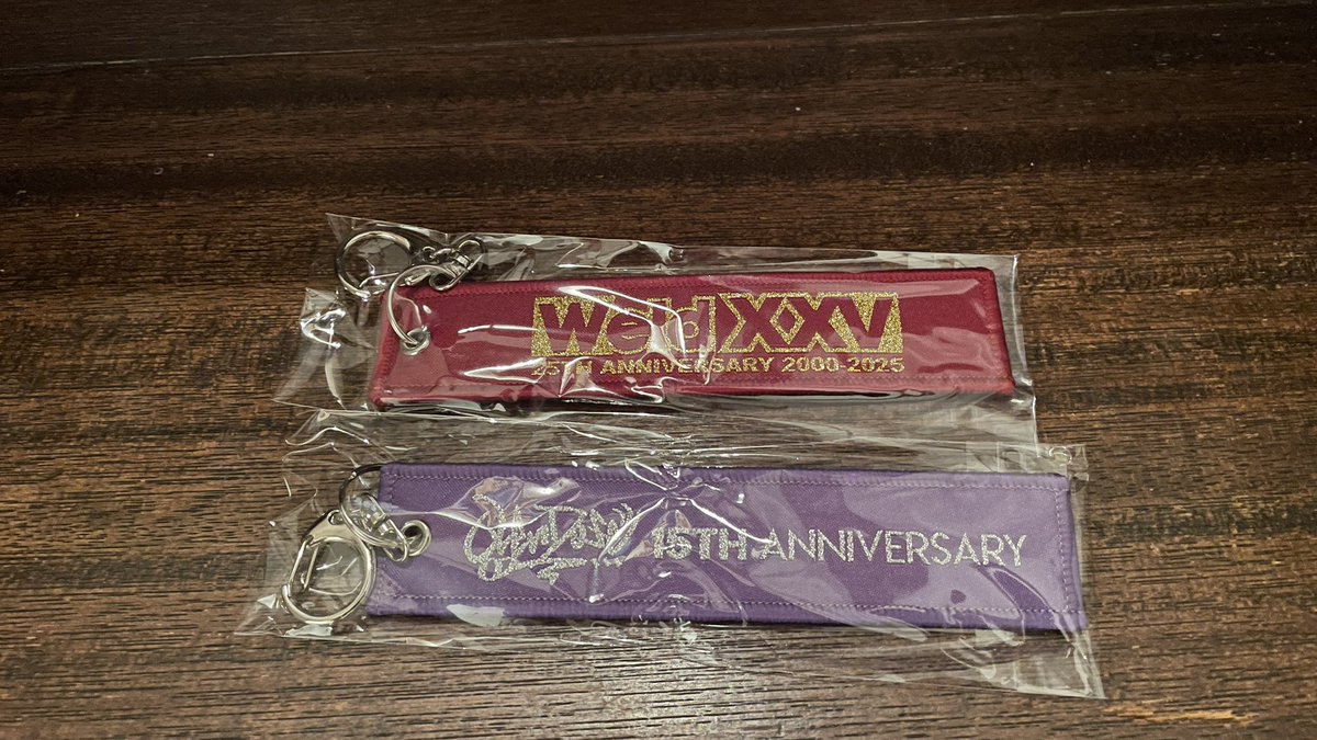 silver_saucer's tweet photo. 予約しといた「Weld 25周年&amp;OVERDOSE 15周年記念タグ」が届いた😊
そしてこれをBuzzBreakのラジコンリュックにくっ付ける👍✨
イイですね〜
#Weld 
#OVERDOSE
#BuzzBreak https://t.co/4AQ8Ic0oUq