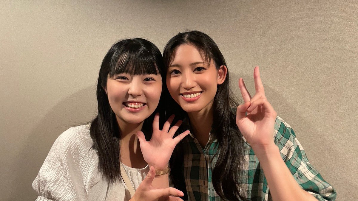 nanakikanon's tweet photo. #モリミュ 本日もありがとうございました！🌷
作曲家のただすけさんによる演奏公演でございました！
そしてRep組のマチネ公演に、ゆずが来てくれた♡
いっぱい抱きしめて、相変わらず恋人繋ぎをしてきて、元気いっぱいもらってソワレも行って参ったよ。
まほステチームで集まれて嬉しかったね😌 https://t.co/EYqyvfwZkK