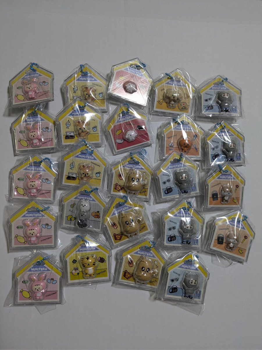 kao090728's tweet photo. SEVENTEEN セブチ MINITEEN ミニティーン パッケージチャーム 交換

譲⇒画像のもの

求⇒スンチョル▪️ハオちゃん

同日発送希望です。
よろしくお願いいたします🙇🏻‍♀️ https://t.co/hvuEl3H7ud