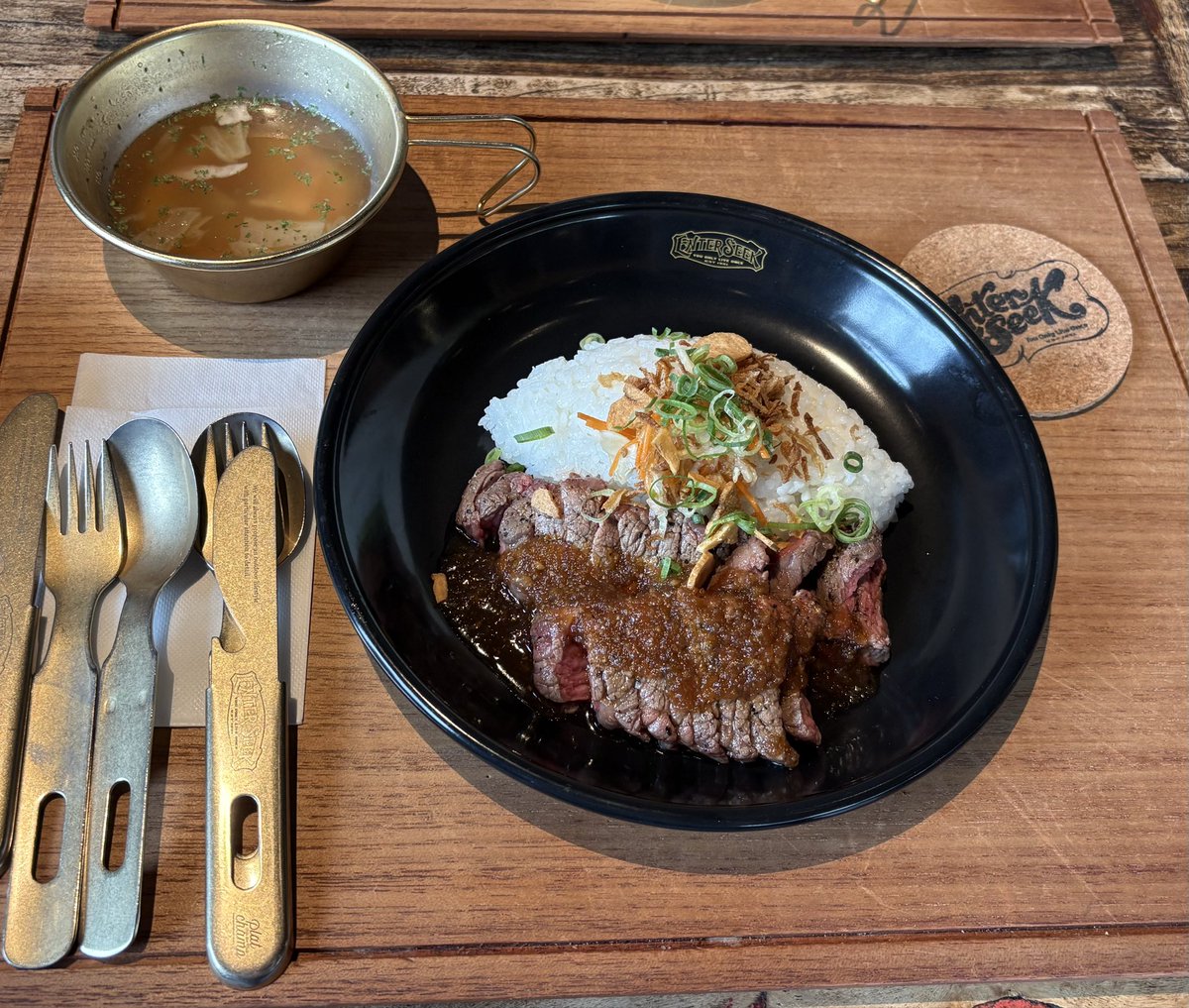 shima_c_hiro's tweet photo. 友達とごはん食べに行ったぜ！肉うんまかったぁあ！ https://t.co/ZqpCIwt6zU
