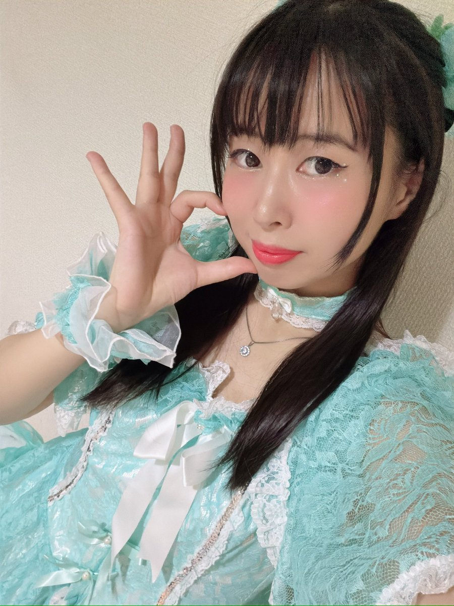 tomoe_touyou's tweet photo. 🪭1日目🪭大和ミュージックさん🍚
SSR以外大和さんで初出し！！
伸び代たくさんな初日、
にこやかにまっすぐに暖かくみまもってくださる皆様のおかげで4回じっくりおどれました。
ありがとうございます✨️

ジョバイロ🦎今夜、音とお衣装と作戦会議する予定です🔥
中日までには完全に入り込めそう…？ https://t.co/SyZuBnDlcK
