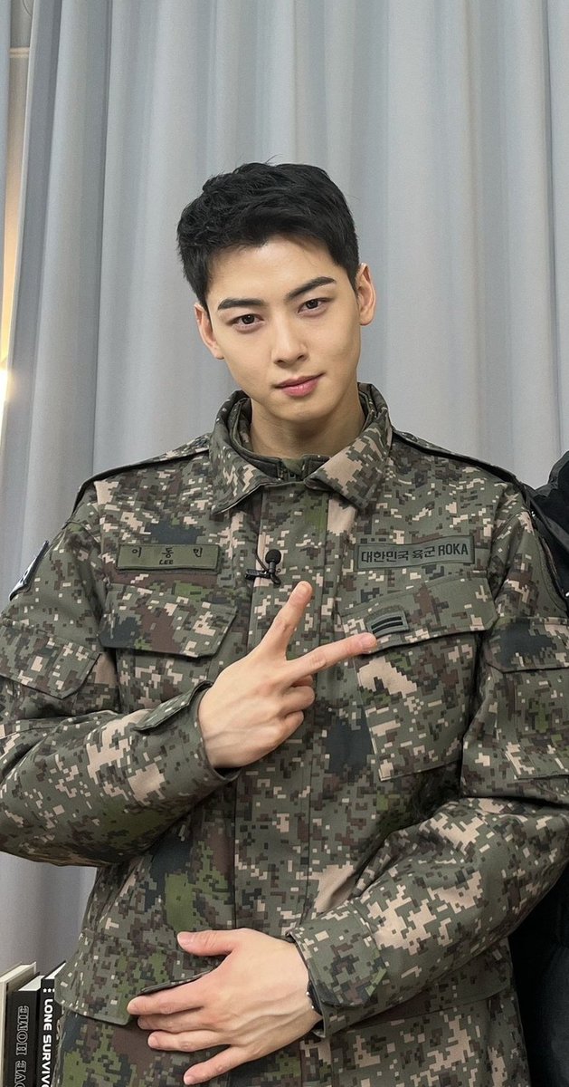 replyisa's tweet photo. so eunwoo's baptismal name is john, our beloved yohan 🤍

just a reminder that there was a post last year saying he had gone to church on base during his military service, and it was only last month that he chose to be baptized as a catholic. this is such a deeply personal choice and i don't think it's something that should be turned into speculation or assumptions about why he made that decision now.

whatever brings him peace, healing and comfort is enough. i just hope he's doing well and taking care of himself
