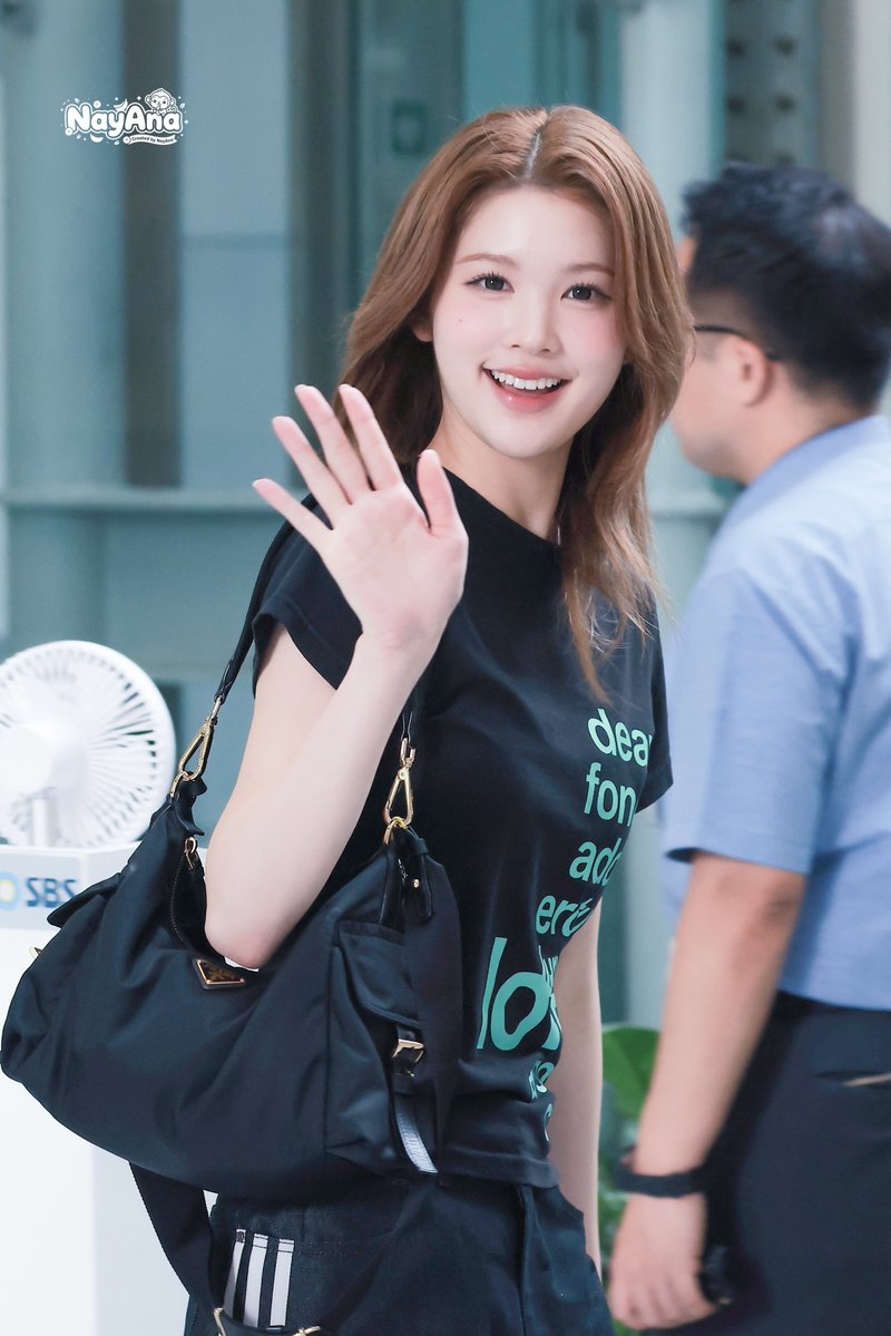 NayAna_H2H's tweet photo. 260701

#Ana #에이나 #노유나 #魯惟娜 #盧惟娜
#Hearts2Hearts #하츠투하츠 #H2H #하투하 https://t.co/RRXAdR13DE