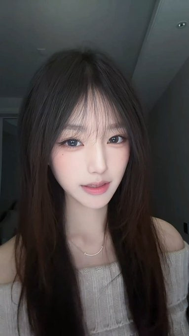Bratta1997's tweet photo. 正式分手了   

现在专注推特     

第一次拍全身的        

这应该就是你们说的穴脸同框吧 https://t.co/QTKUh29P9U