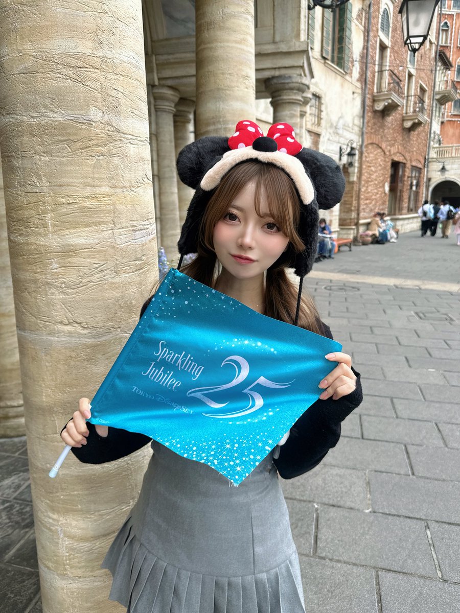 miousaaan's tweet photo. ディズニーでカチューシャつけてくれない男は何させてもダメ https://t.co/IkOLQC68k4