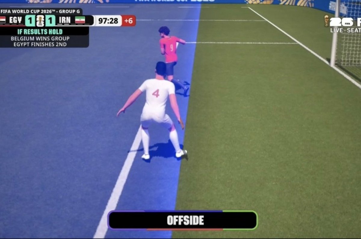 saludosparatii's tweet photo. Sejak match Iran & Kolombia gue agak resah sama yang mempermasalahkan offside-nya gol mereka.

Terutama soal offside seujung sepatu ini agak gimana. Padahal keputusannya udah bener begitu.

Aturannya kan offside itu ketika bagian tubuh pemain (kecuali tangan dan lengan) berada di belakang pemain kedua terakhir lawan.

So, apapun itu termasuk ujung kaki, hidung, gigi, kelamin, dll dihitung offside.

Justru sekarang makin bagus dan presisi karena VAR offside-nya otomatis. Jadi lebih fair keputusannya sama semua. Buktinya itu.

Tapi malah byk yg bilang "yaelah cuma ujung sepatu masa offside".

Terus harus kasih toleransi beberapa centimeter atau setengah badan kah? Ya kalo gitu kita balik lagi ke jaman dulu yg rancu dan tidak pasti. Endingnya keputusannya beda-beda tiap kasus.

Udah bener seperti skrg sangat presisi karena otomatis, masih aja diprotes.