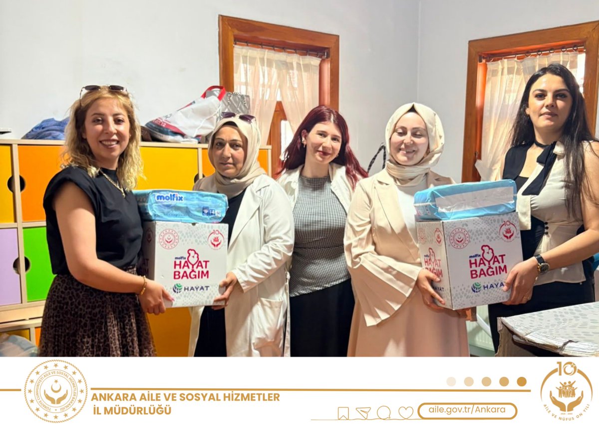Ankaraashm's tweet photo. "Hayat Bağım" #projesi kapsamında ilimiz proje eğiticileri tarafından Çubuk Aile Destek Merkezi'nden hizmet alan kursiyerlere “Güvenli Bağlanma, Duyarlı Bakım, Anne Baba Olmak ve Aile İçi İletişim” konularında eğitim verilerek #İlkÖğretmenimAilem uygulaması tanıtıldı. https://t.co/x0DVruOxXu